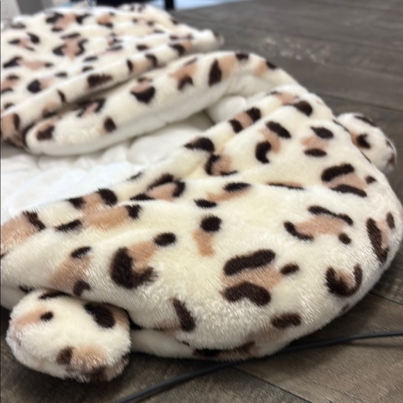 White and Brown Sleep Sacks for Cozy Comfort - Picture 9 of 10